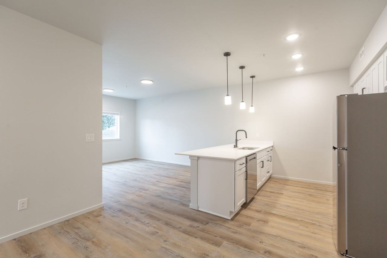 Sparrow Landing - Photo 4 of 50