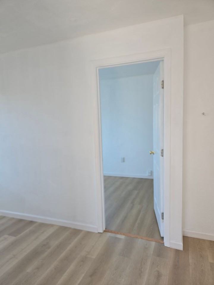 7521 Hamilton St - Photo 3 of 8