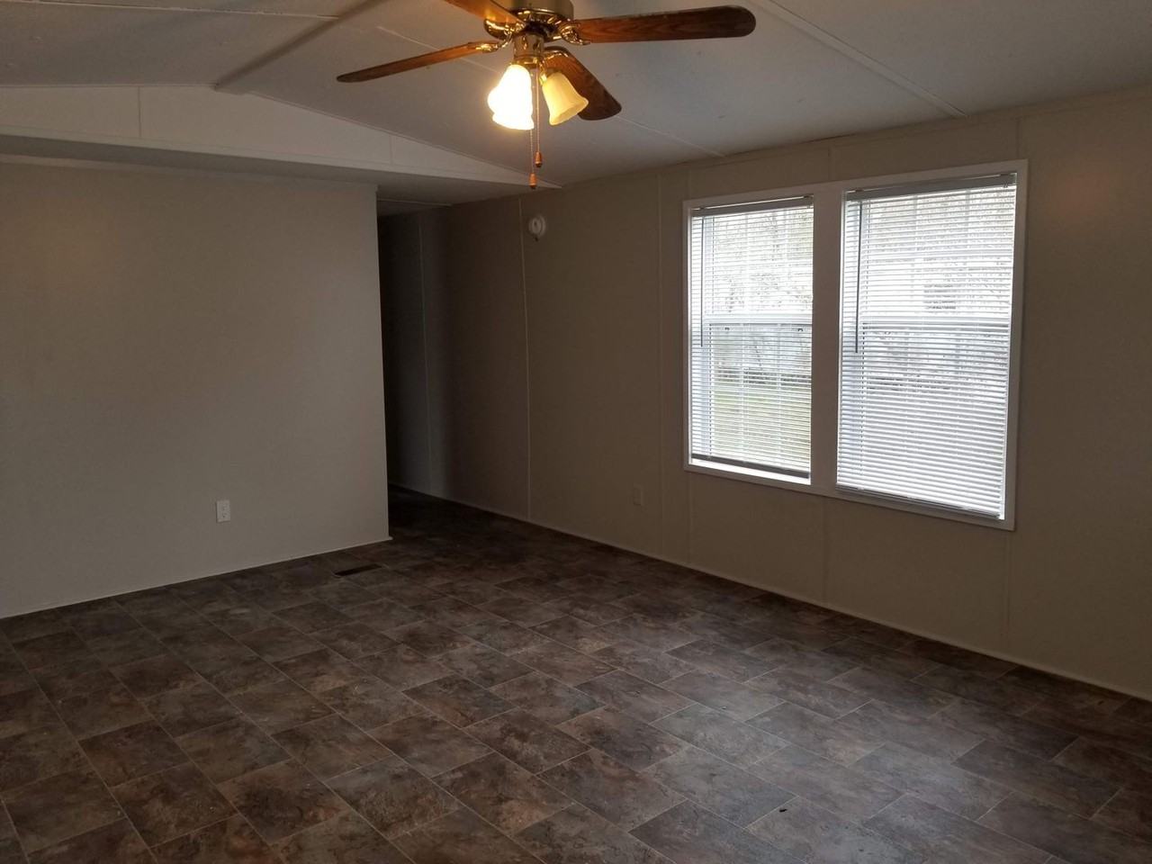 17 Richardson Dr - Photo 3 of 22