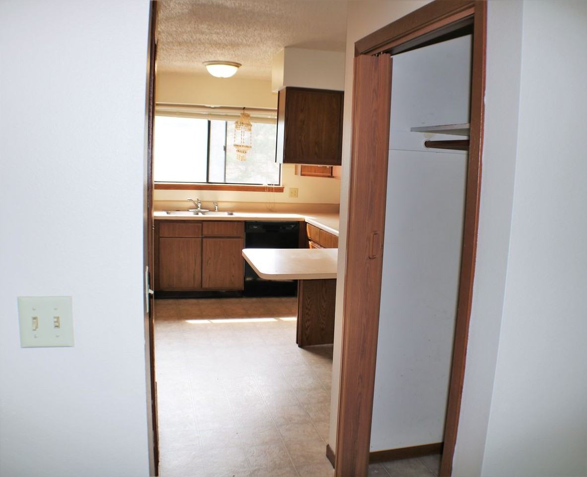 636 Westwinds Dr - Photo 7 of 35