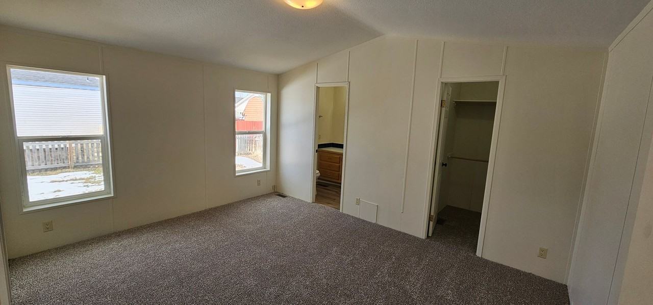 63 Green Tree Dr - Photo 4 of 42