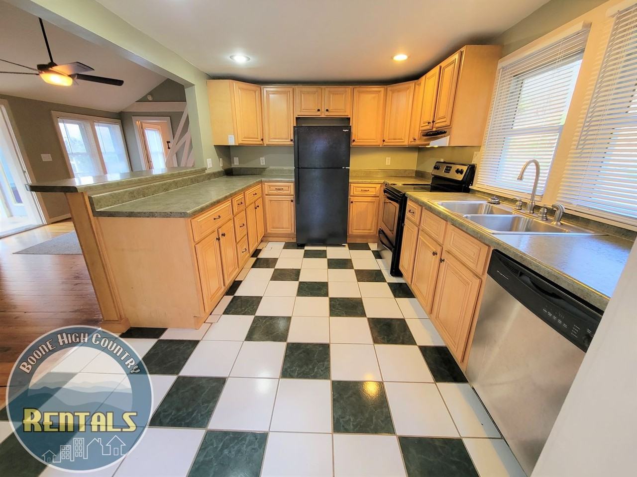 144 Azalea Way - Photo 4 of 20