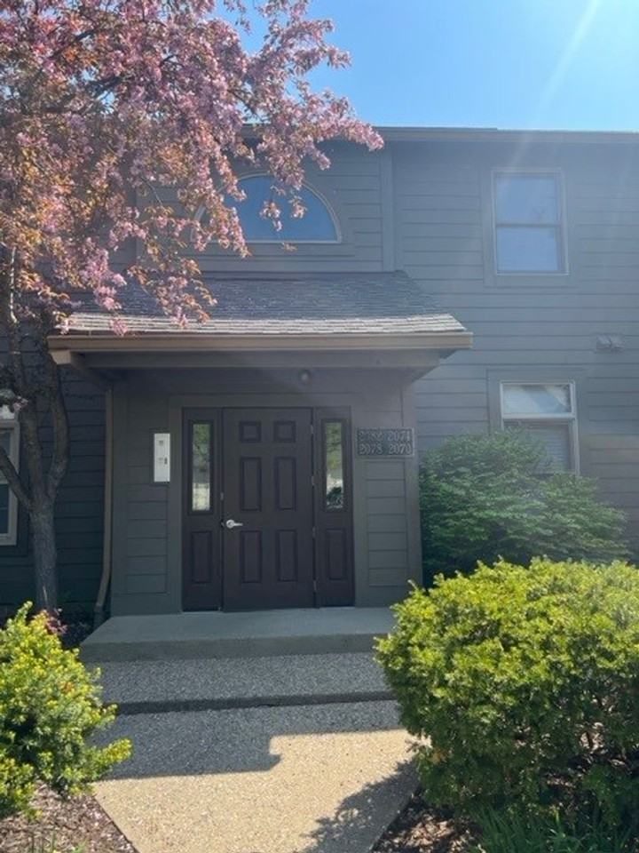 2074 Bent Trail Ct - Photo 3 of 14