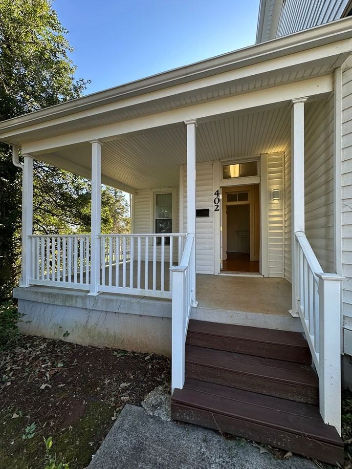 402 Monticello Ave - Photo 2 of 22