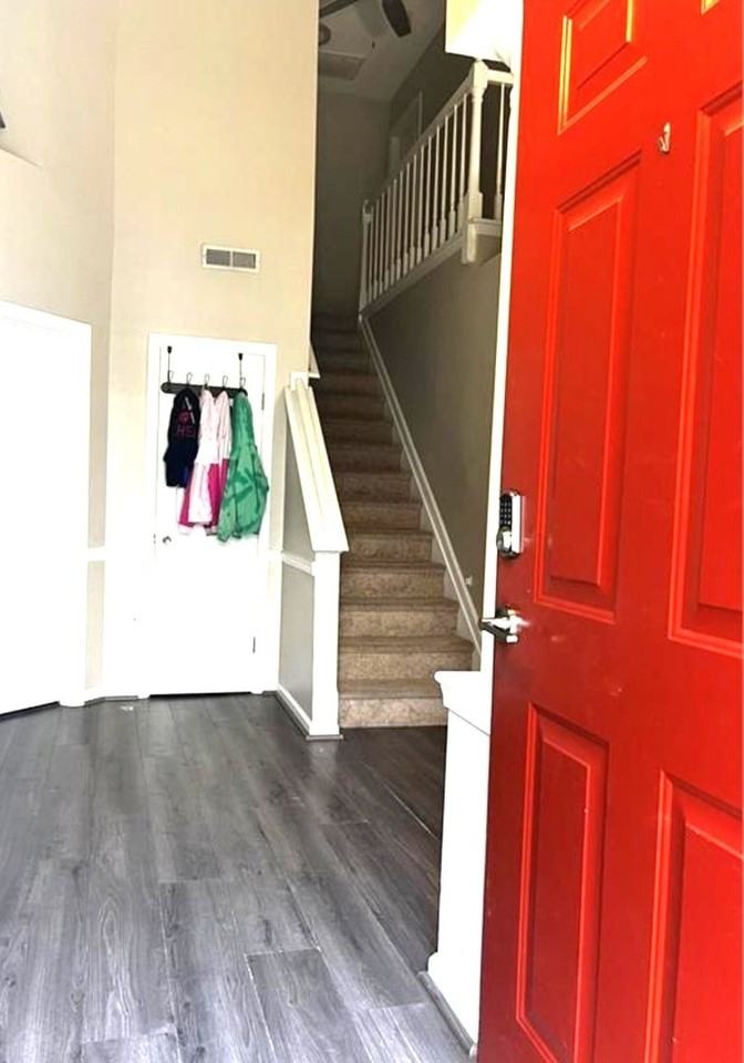 125 Rustling Oak Rdg - Photo 3 of 16