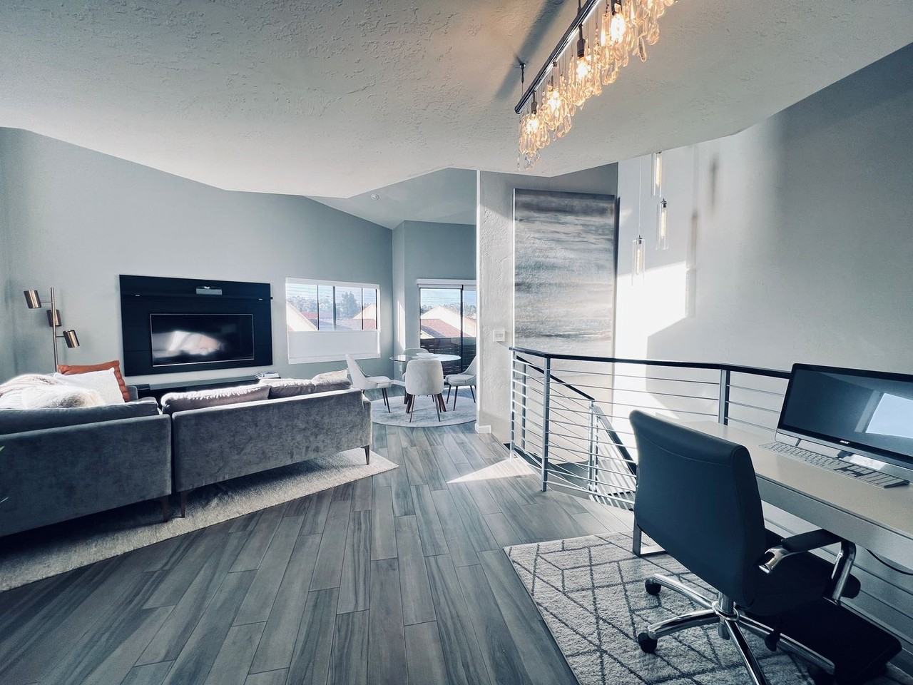 1121 Eureka St - Photo 6 of 12