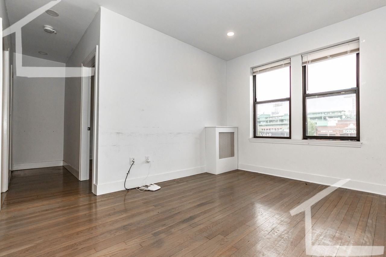 9 Peterborough St - Photo 3 of 10