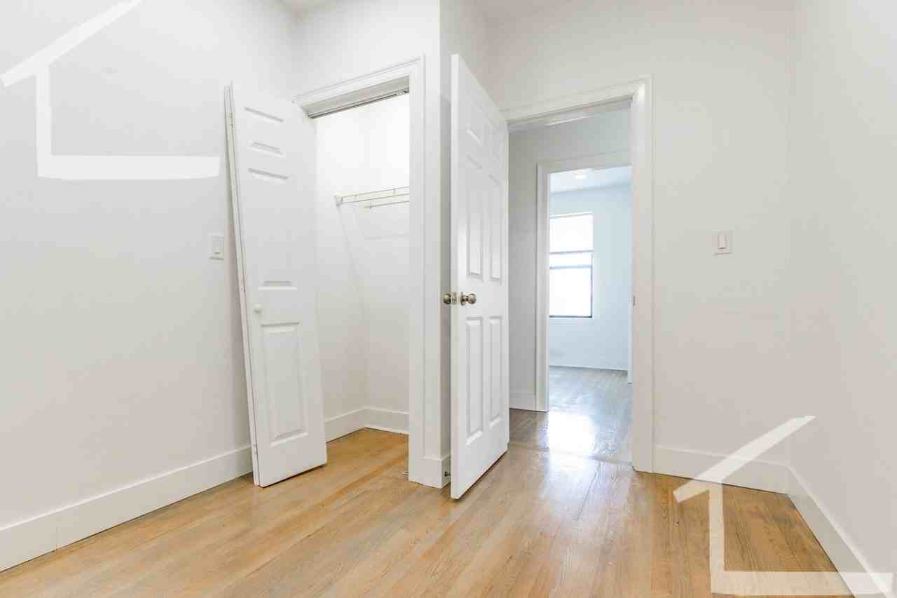 9 Peterborough St - Photo 5 of 10