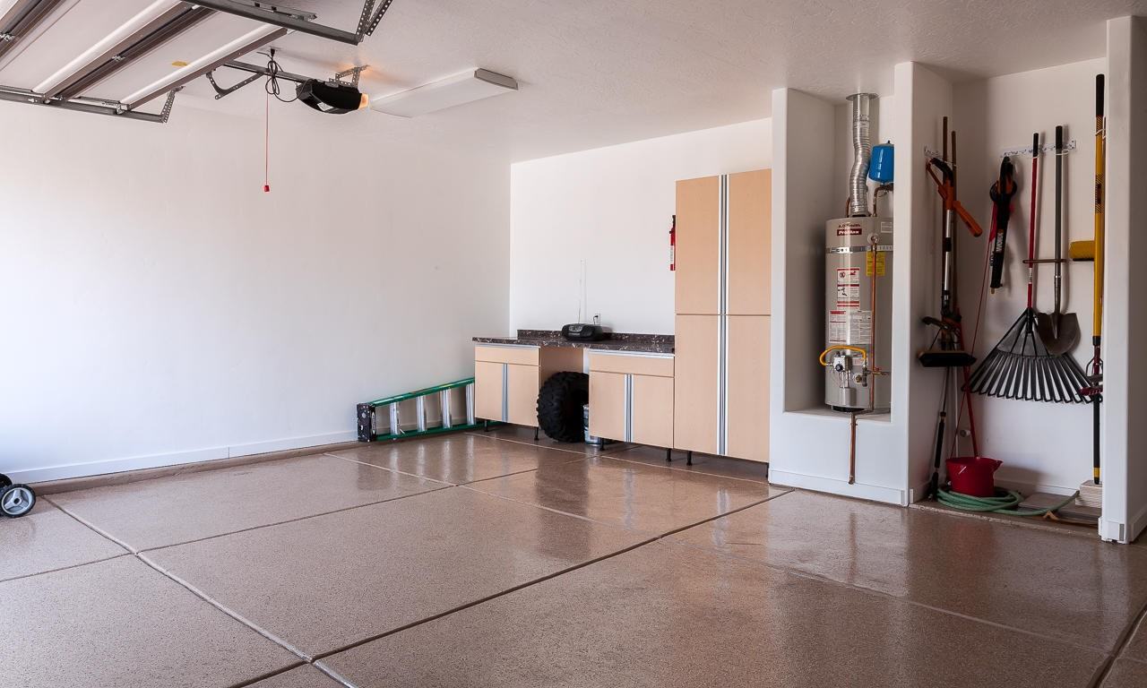 358 E Munich Dr - Photo 3 of 24