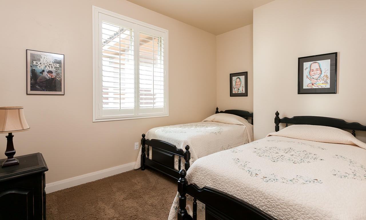 358 E Munich Dr - Photo 7 of 24