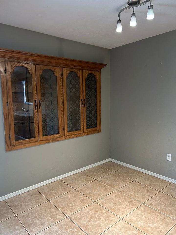 403 Forest Place - Photo 6 of 30