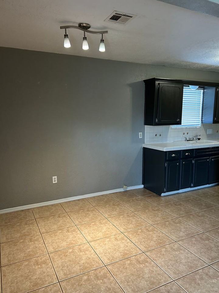 403 Forest Place - Photo 7 of 30