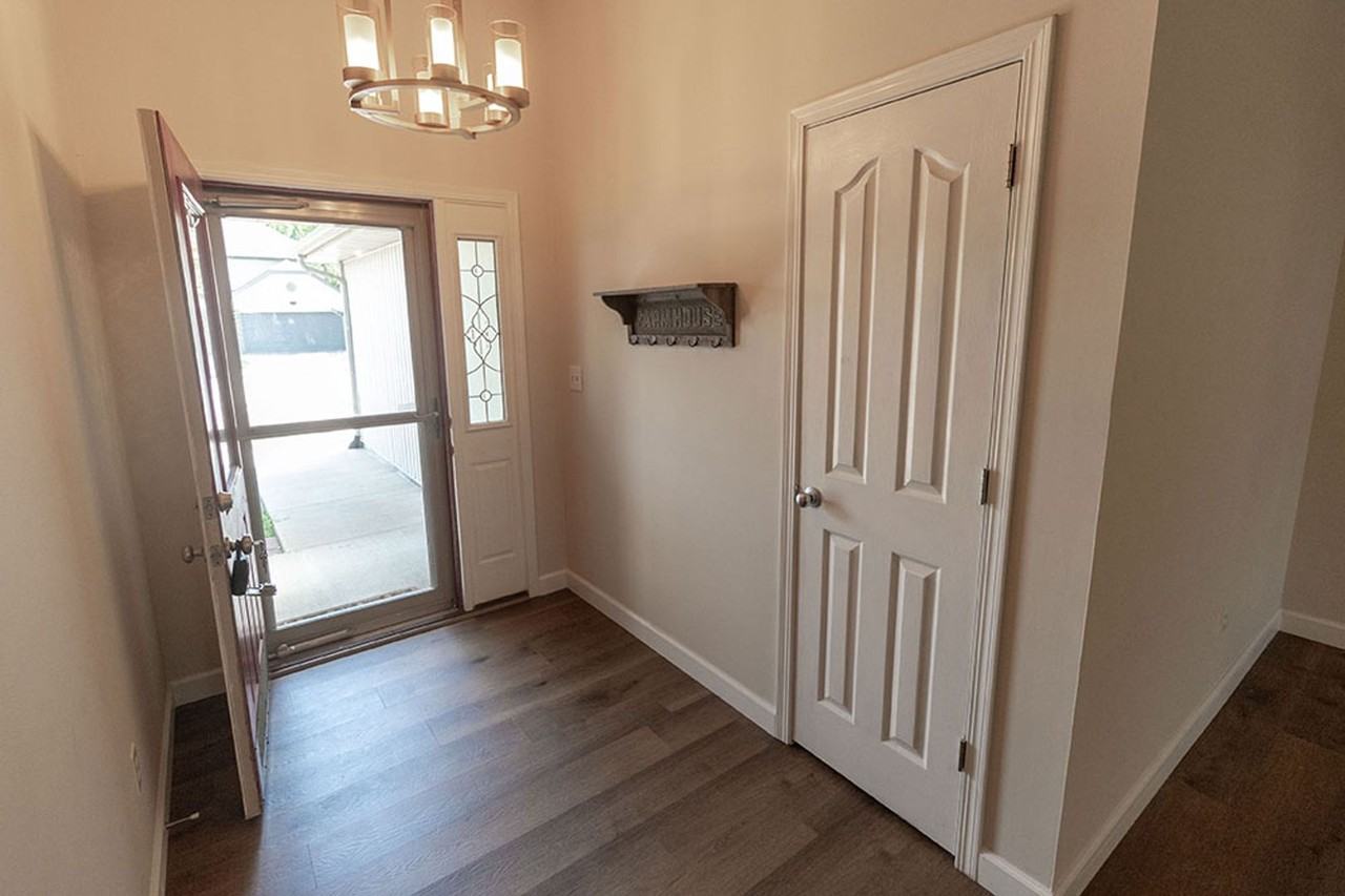 3907 Tropical Ln - Photo 3 of 42