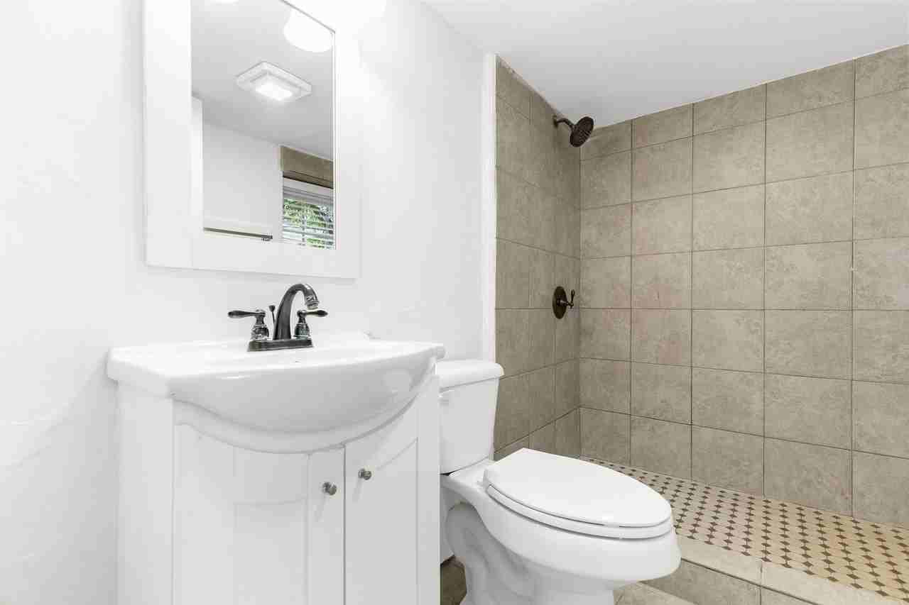 Oak Hill - Photo 3 of 50