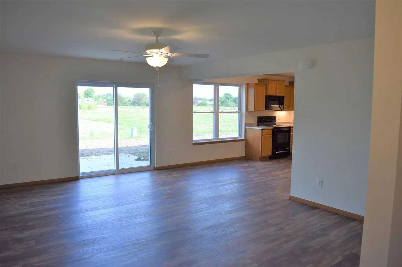 3319 Boulder Ridge Dr - Photo 3 of 31