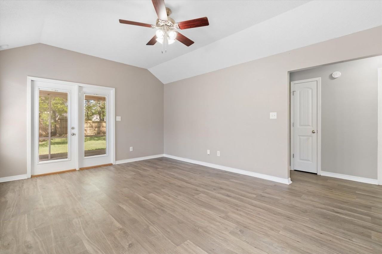 2122 Spring Grove Ct - Photo 3 of 21