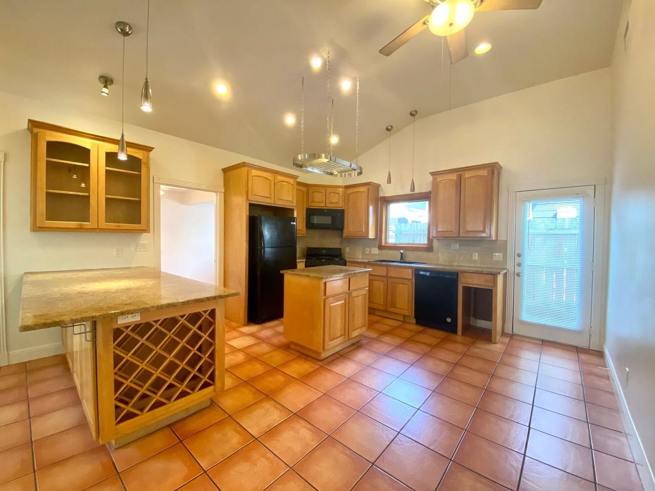 125 Frederick St - Photo 3 of 22
