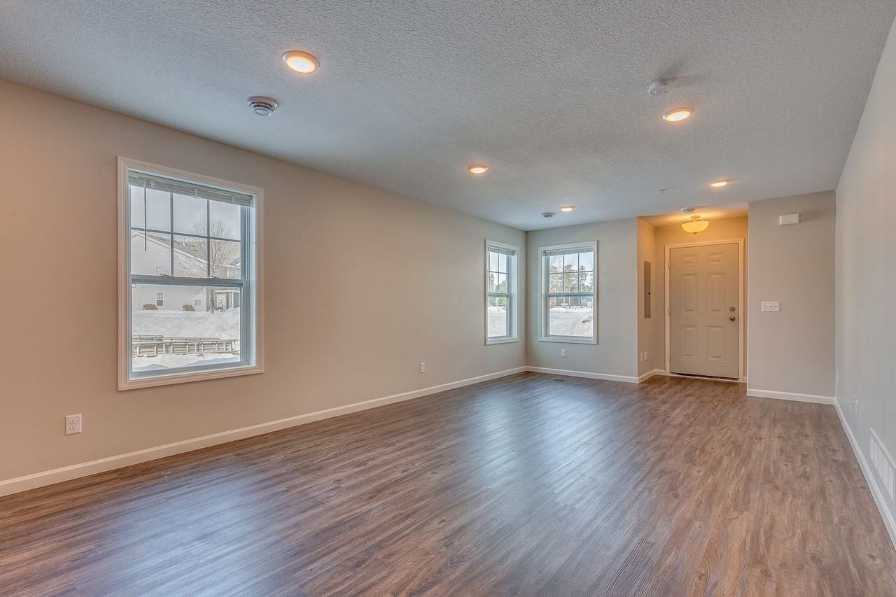 12628 Pond View Rd - Photo 3 of 21