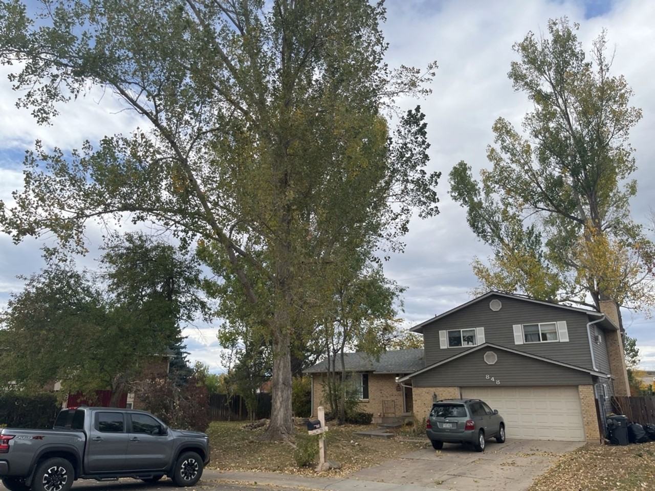848 Wagonwheel Dr - Photo 2 of 15