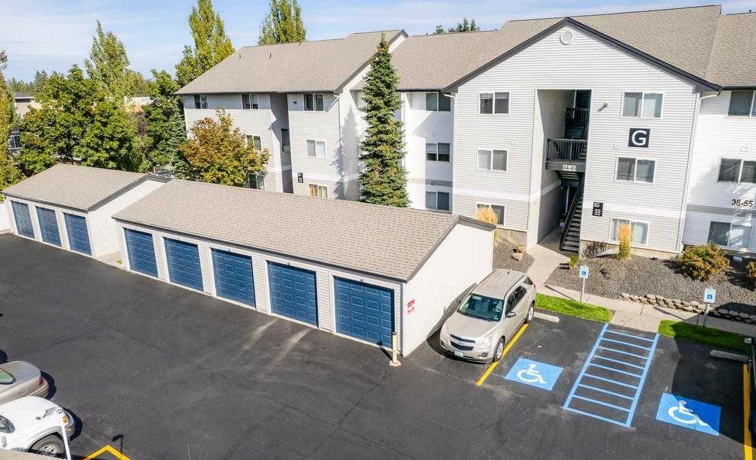 5111 S Regal St - Photo 6 of 24