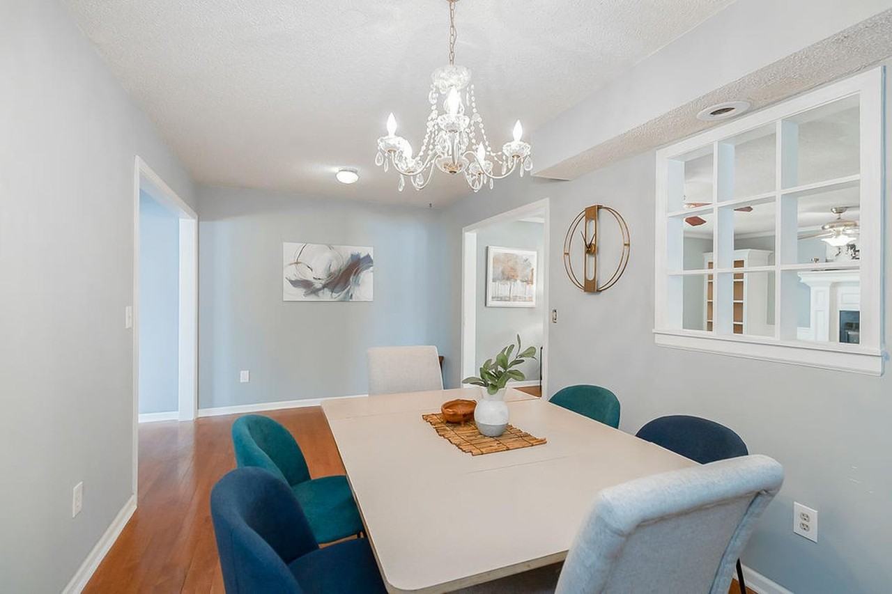 A quaint and inviting Olathe home with easy access to all your needs! - Photo 6 of 23