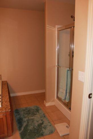 824 Oakwood Ct #824 - Photo 3 of 10