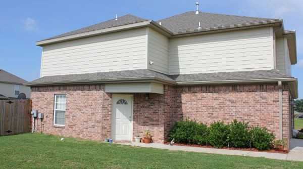 824 Oakwood Ct #824 - Photo 5 of 10