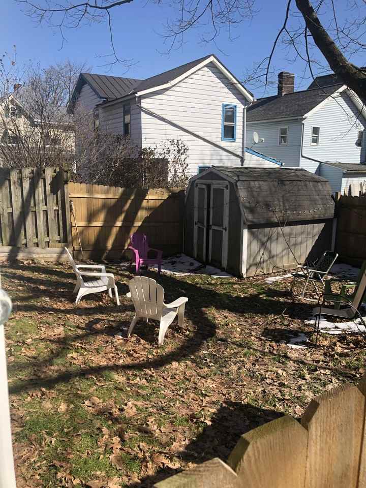 322 W 3rd St #2 - Photo 4 of 21