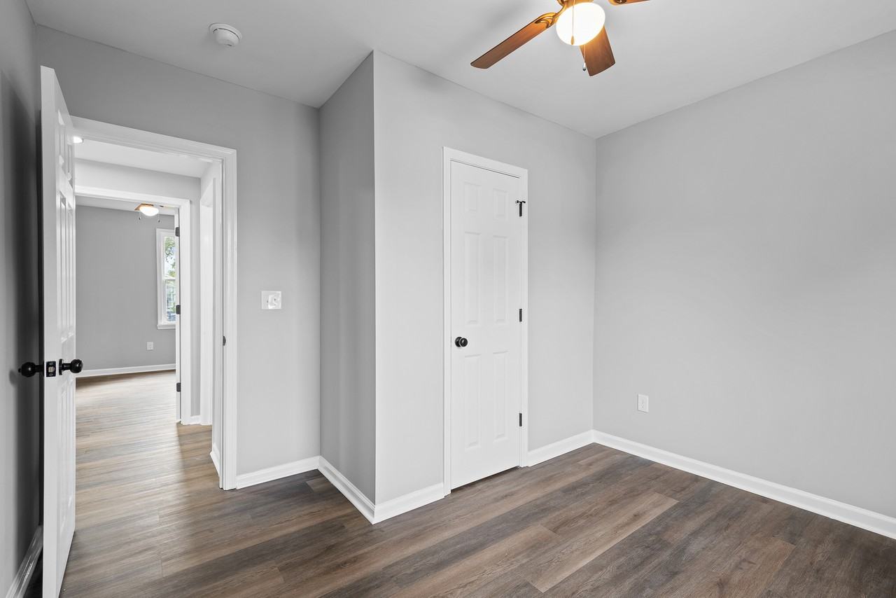 121 Glendale Ave - Photo 2 of 27