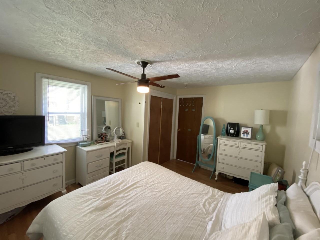 1563 11th St - Photo 3 of 15