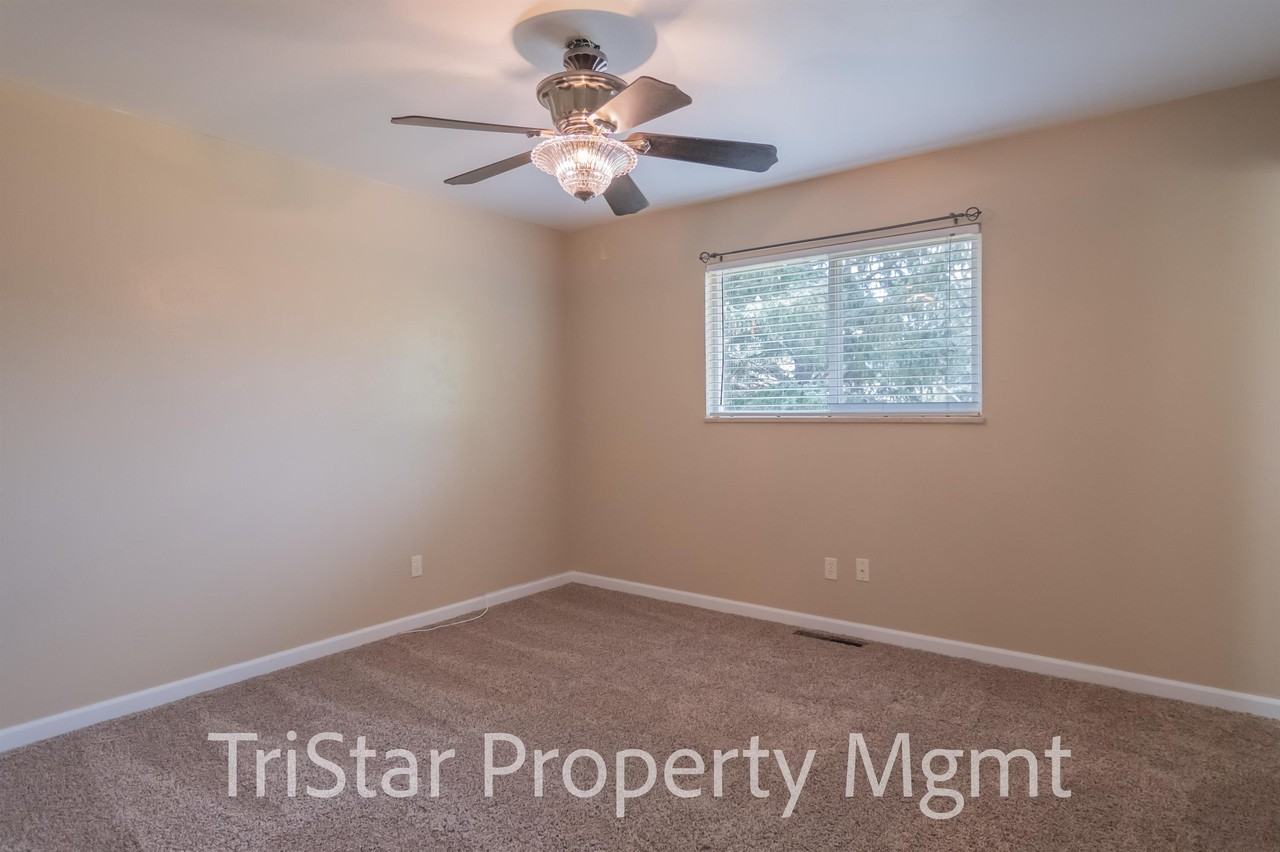 4218 Nottingham Pl - Photo 2 of 11