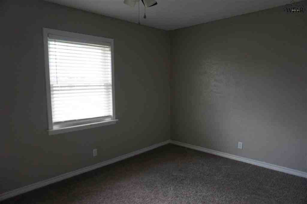 5012 Lakefront Dr - Photo 2 of 24