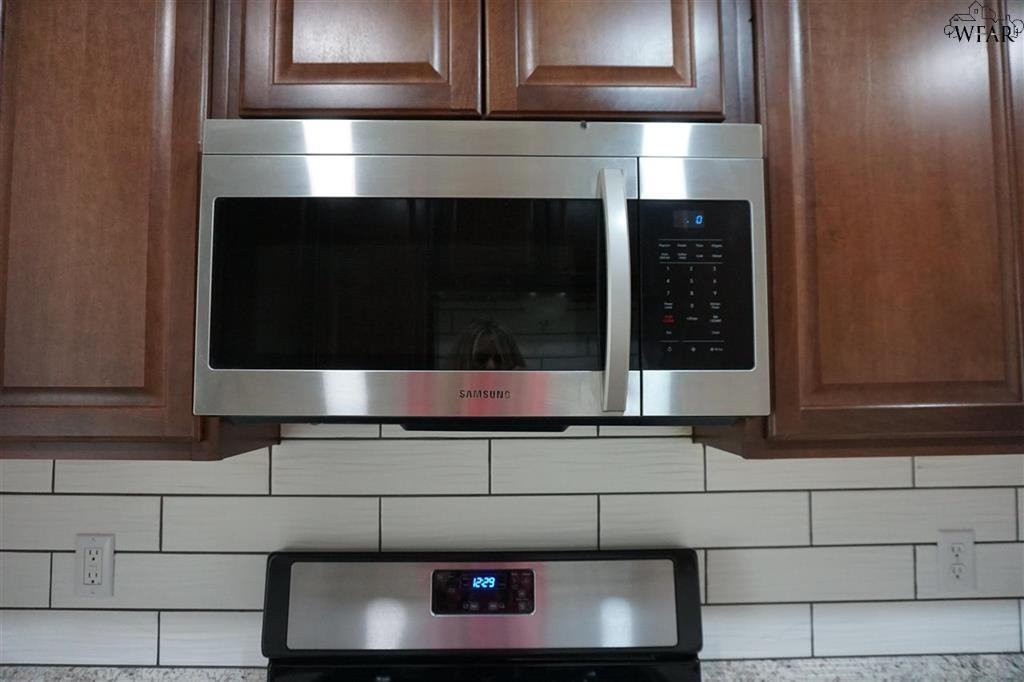 5012 Lakefront Dr - Photo 3 of 24