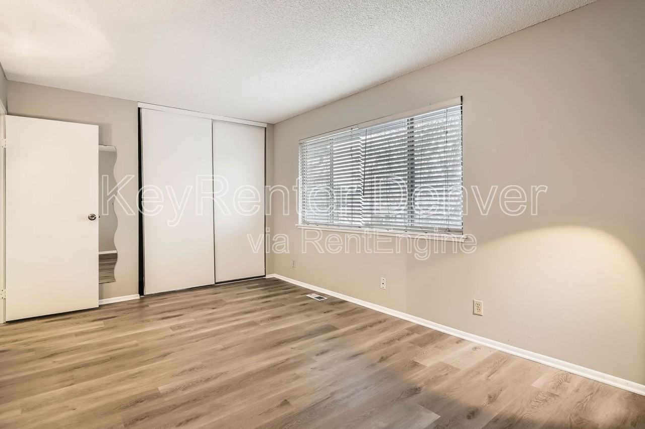 588 S Carr St - Photo 6 of 12