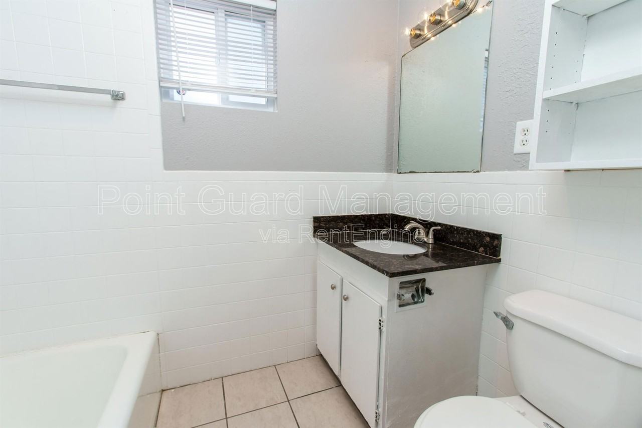 808 N West St #24 - Photo 5 of 13