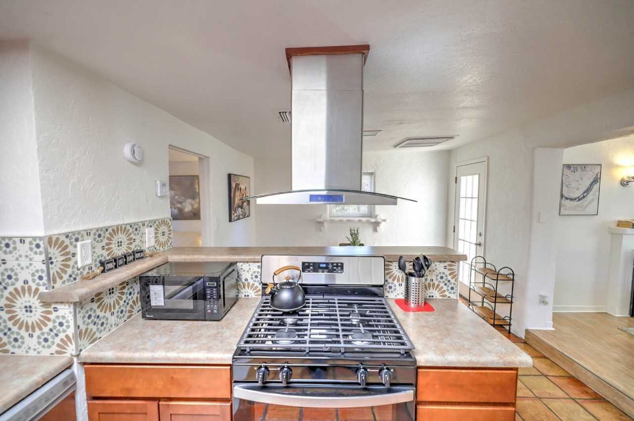 2805 E Lee St - Photo 5 of 24