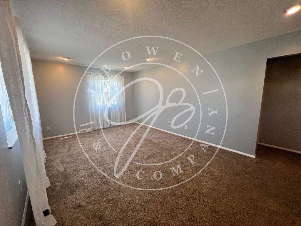 2300 Crystal Ave - Photo 4 of 14