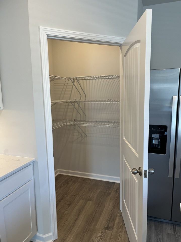 7141 Lang Ave - Photo 5 of 23