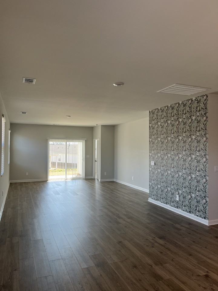 7141 Lang Ave - Photo 6 of 23
