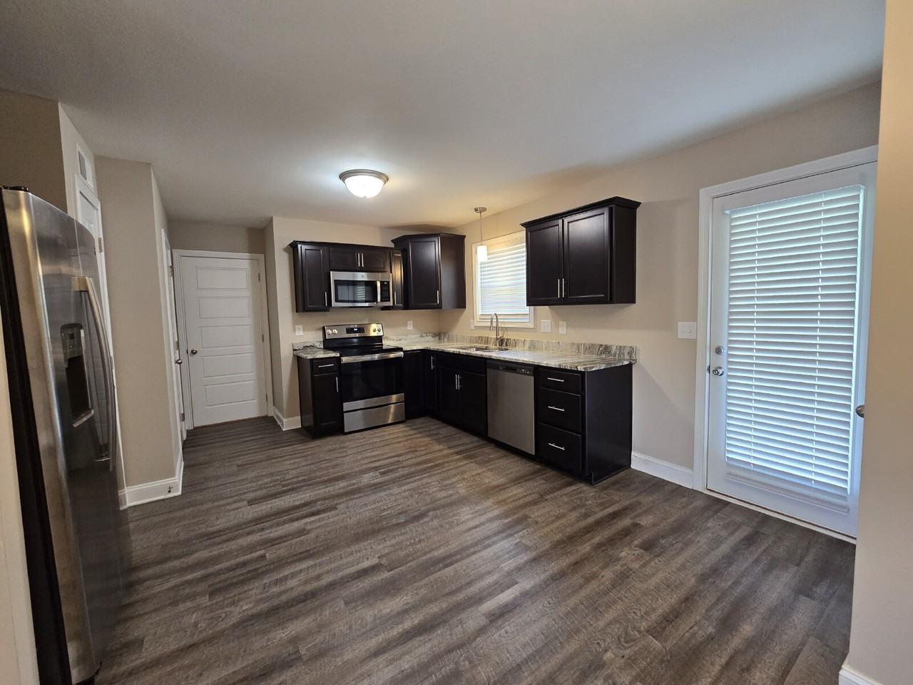 849 Lutz Ln - Photo 7 of 22