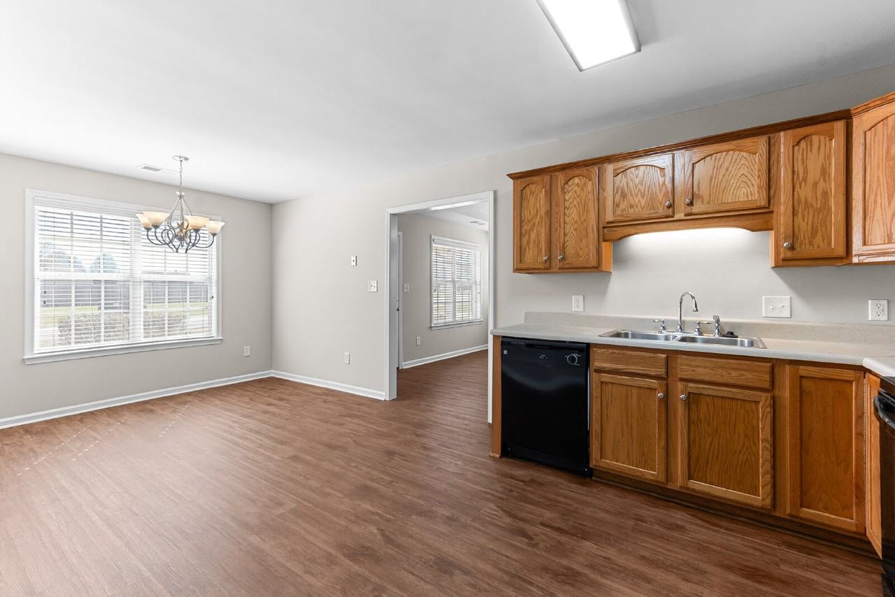 200 Stirling Bridge Dr - Photo 7 of 22