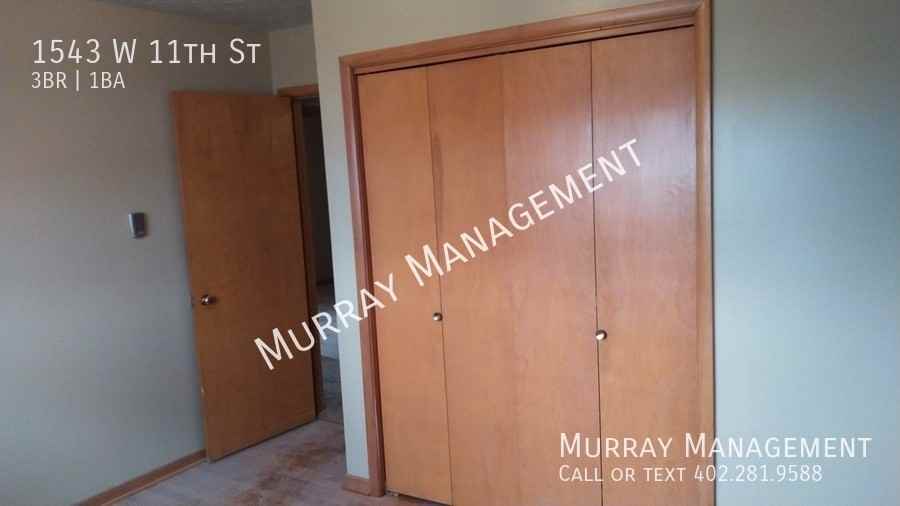 1543 W 11th St - Photo 3 of 10
