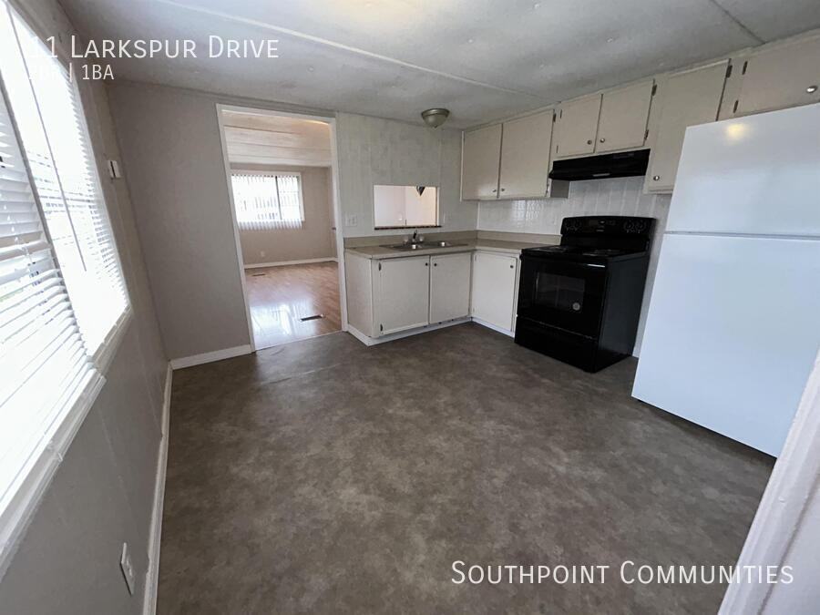 11 Larkspur Dr - Photo 2 of 9