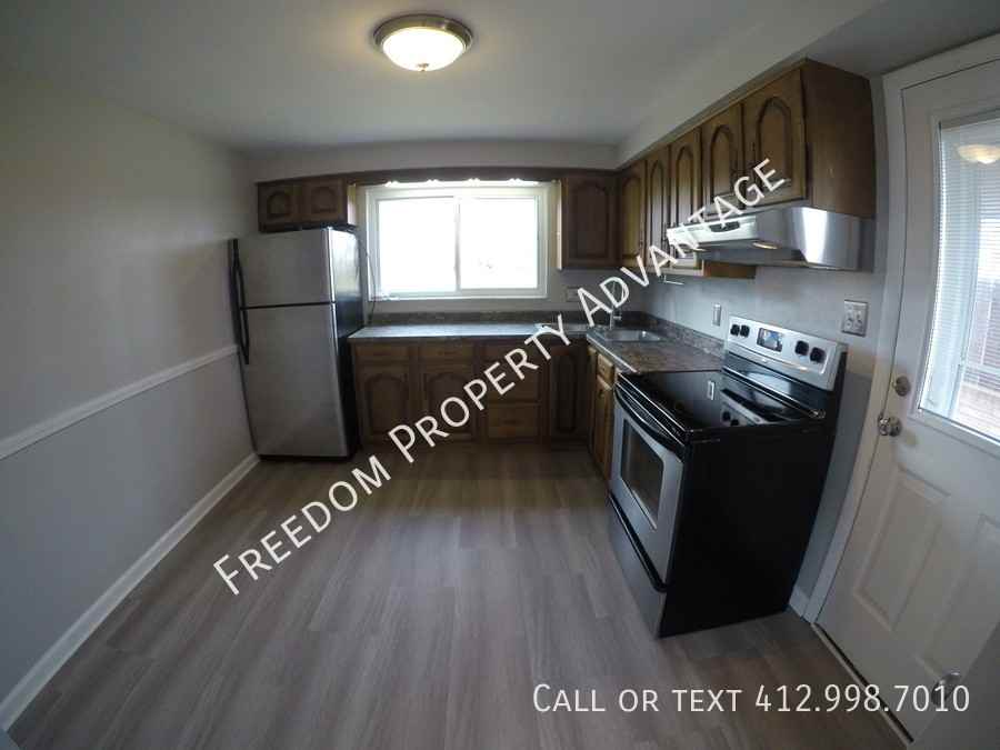 5211 Blossom Rd - Photo 3 of 12