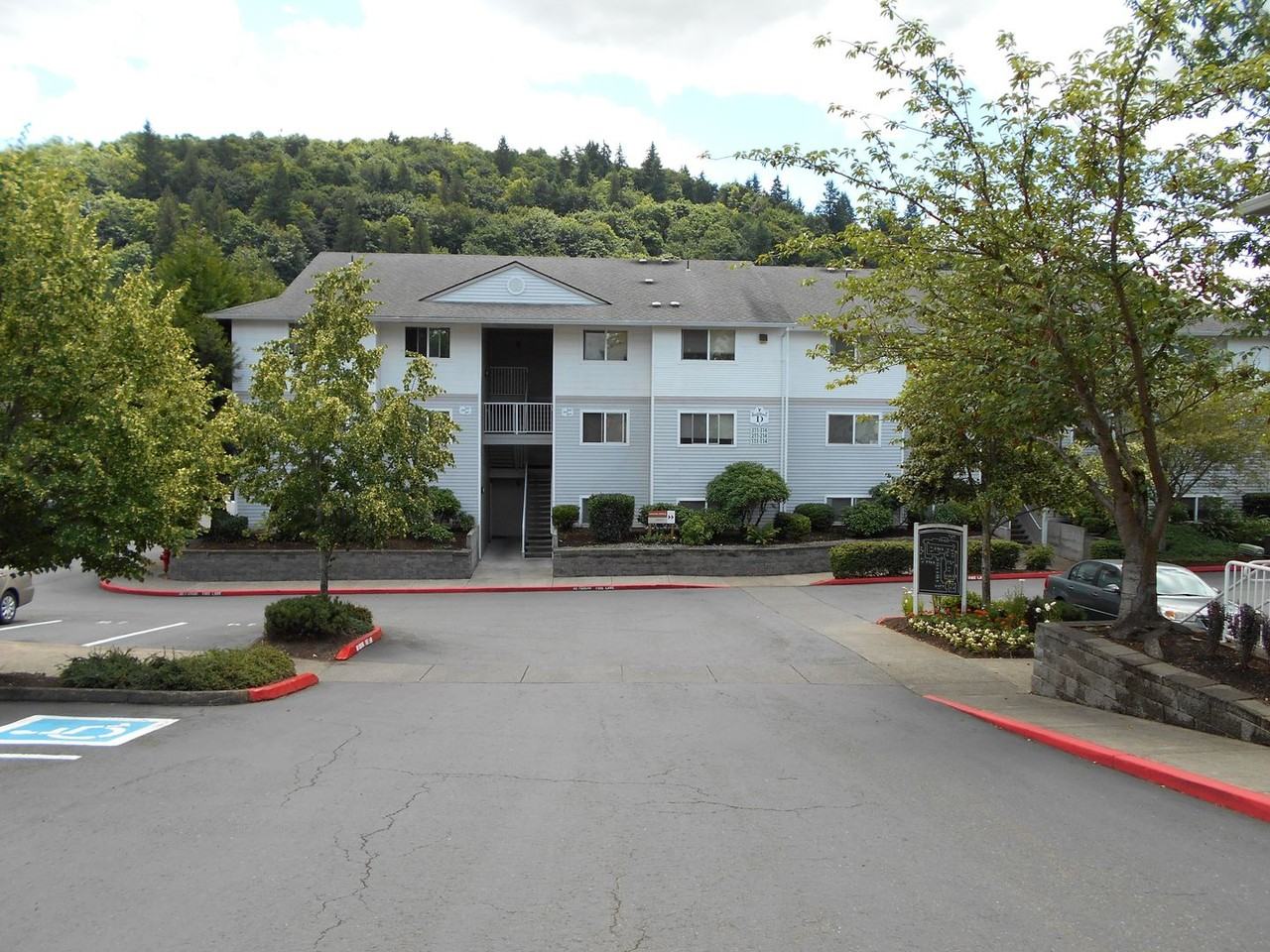 Trailside - Photo 4 of 31