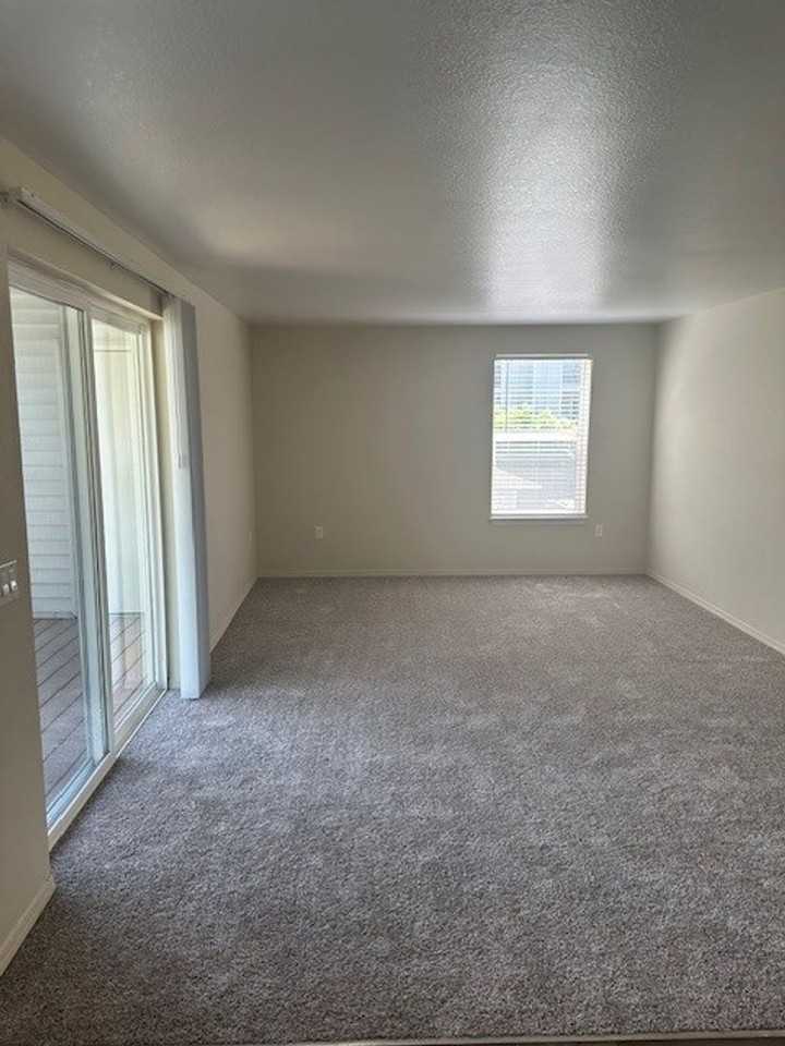 Trailside - Photo 5 of 31