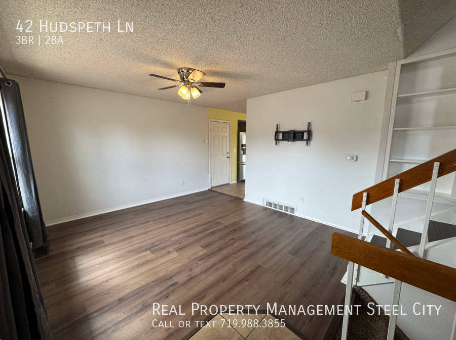 42 Hudspeth Ln - Photo 2 of 22