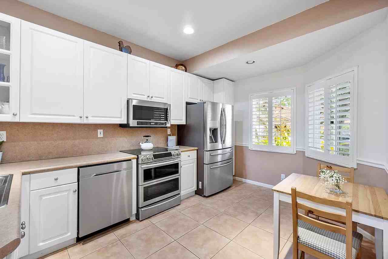 12652 Nw 56th St #2 - Photo 6 of 20