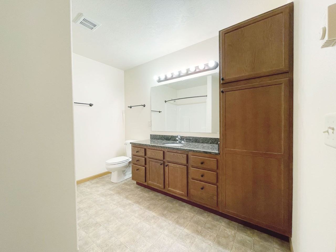 Sunset Pointe - Photo 6 of 11