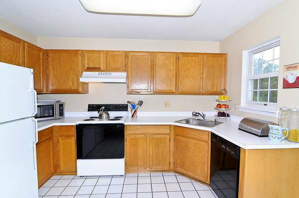 2446 Golders Green Ct - Photo 6 of 32